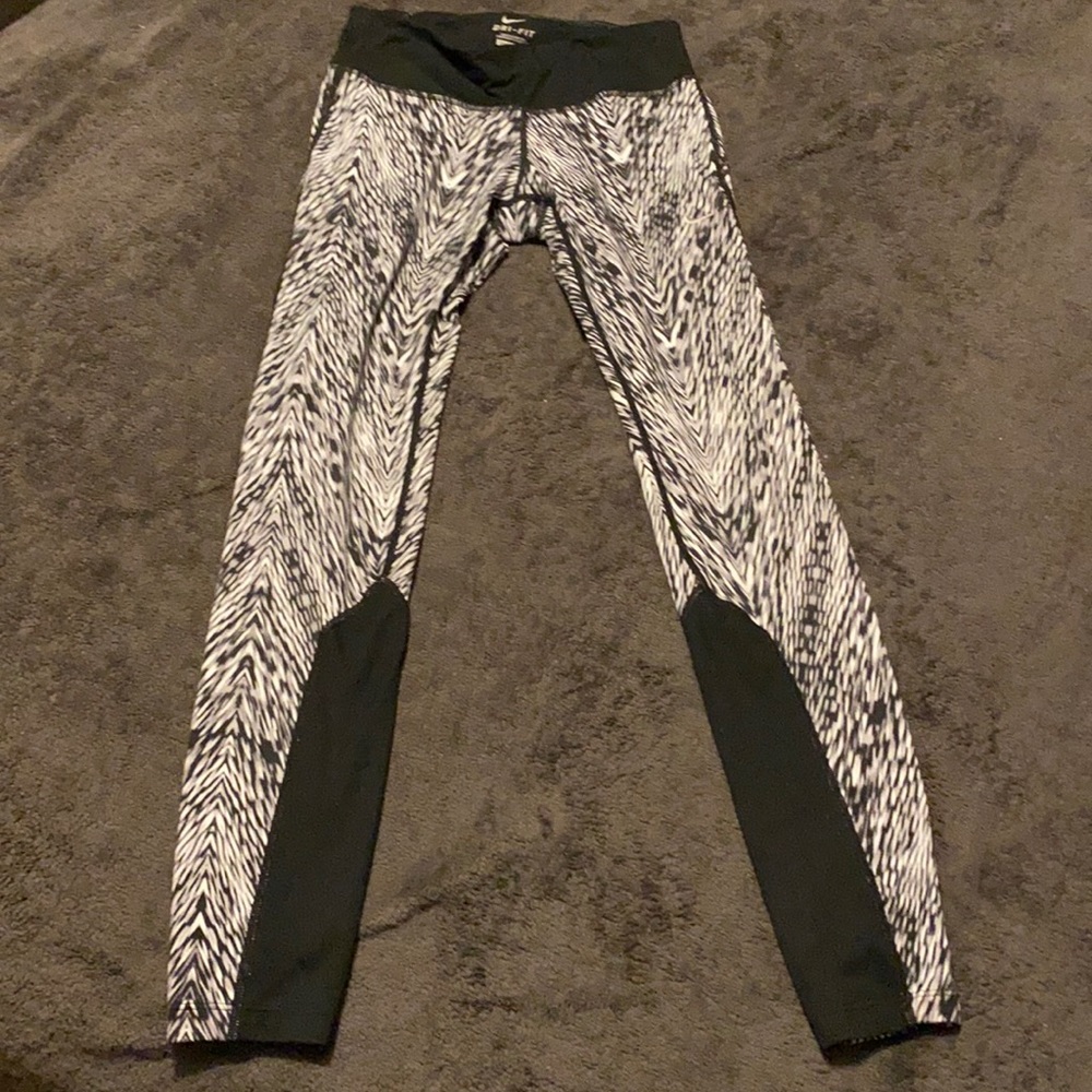 Nike women’s XS Dri-Fit Capris